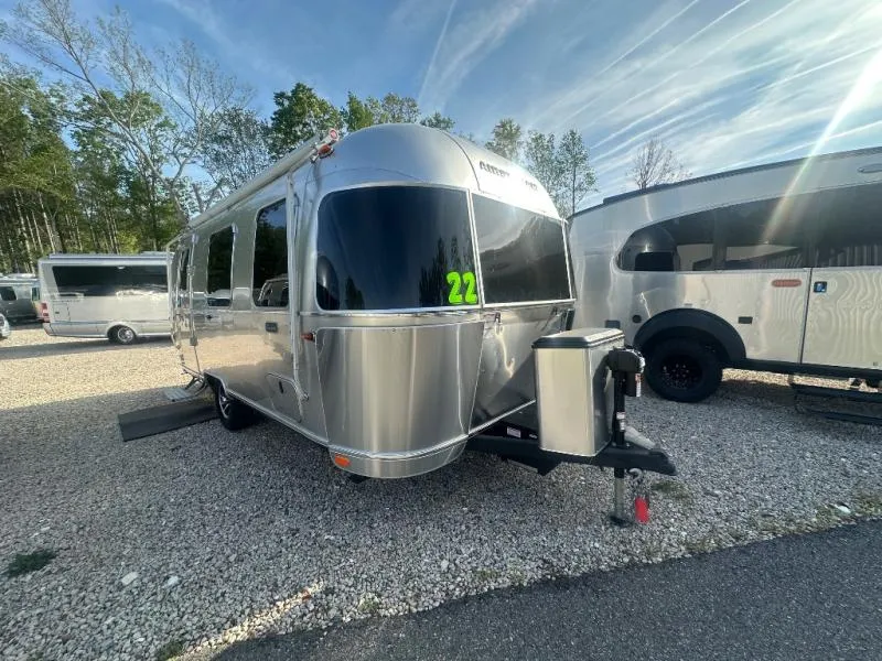 2026 Airstream Caravel 22FB - Photo 4