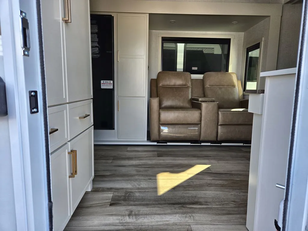 2026 Brinkley Model Ix 23X, Photos photo 7