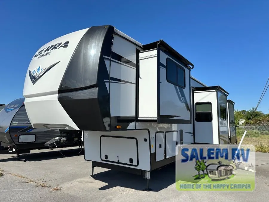 2023 Forest River Sierra Luxury 38FKOK - Photo 4