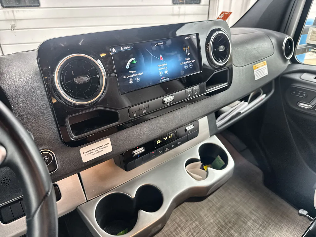 2022 Thor Motor Coach Tiburon 24FB, Photos photo 31