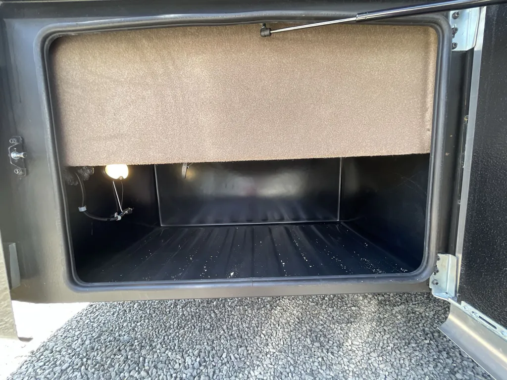 2027 Entegra Coach Accolade 37K, Photos photo 6