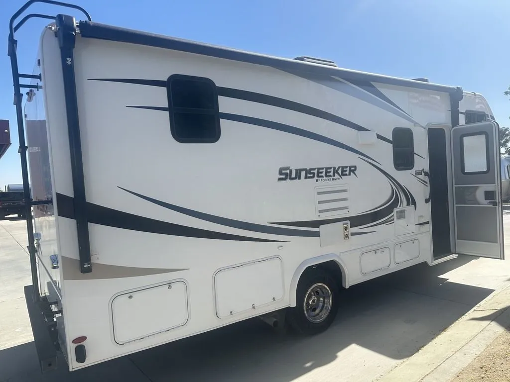 2020 Forest River Sunseeker 2440DS - Photo 4
