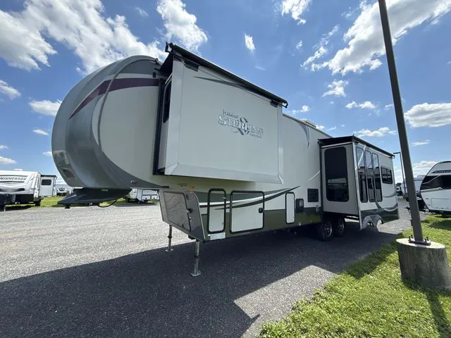 2013 Forest River Wildcat Sterling 32RL - Photo 3