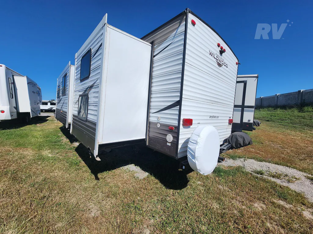 2019 Forest River Wildwood 31KQBTS, Photos photo 9