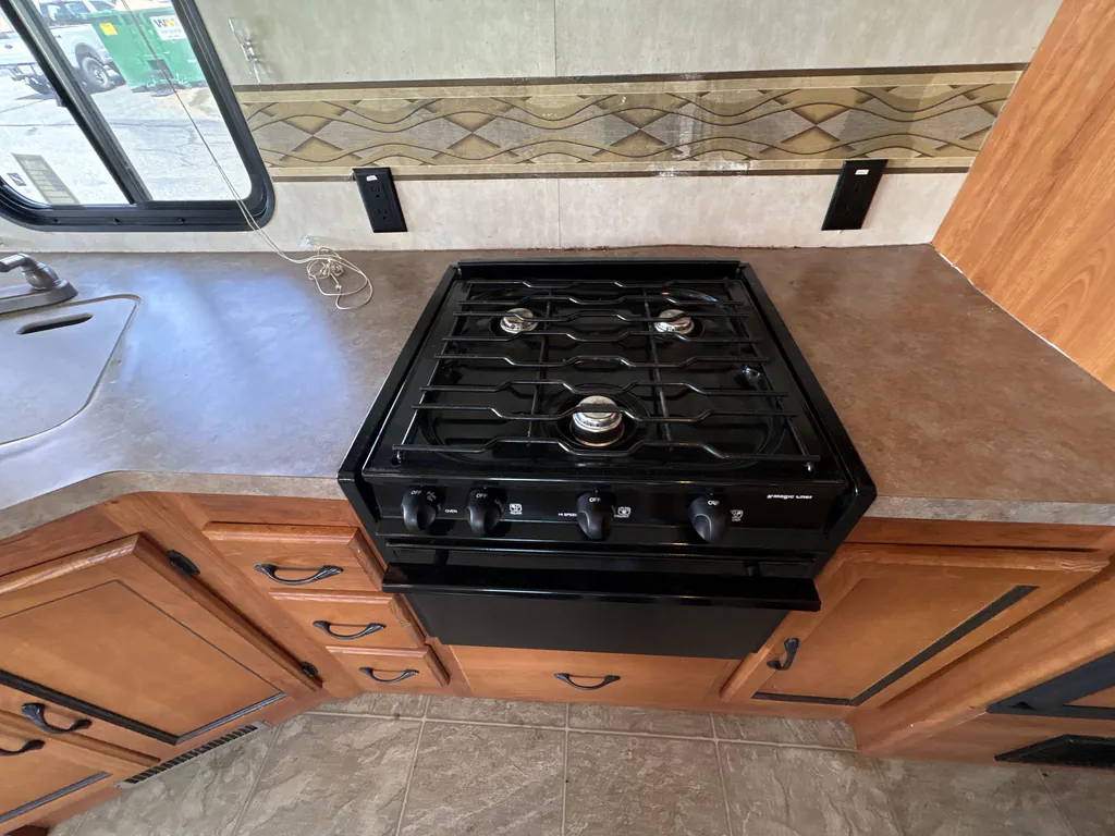 2010 Coachmen Mirada 35DS, Photos photo 10