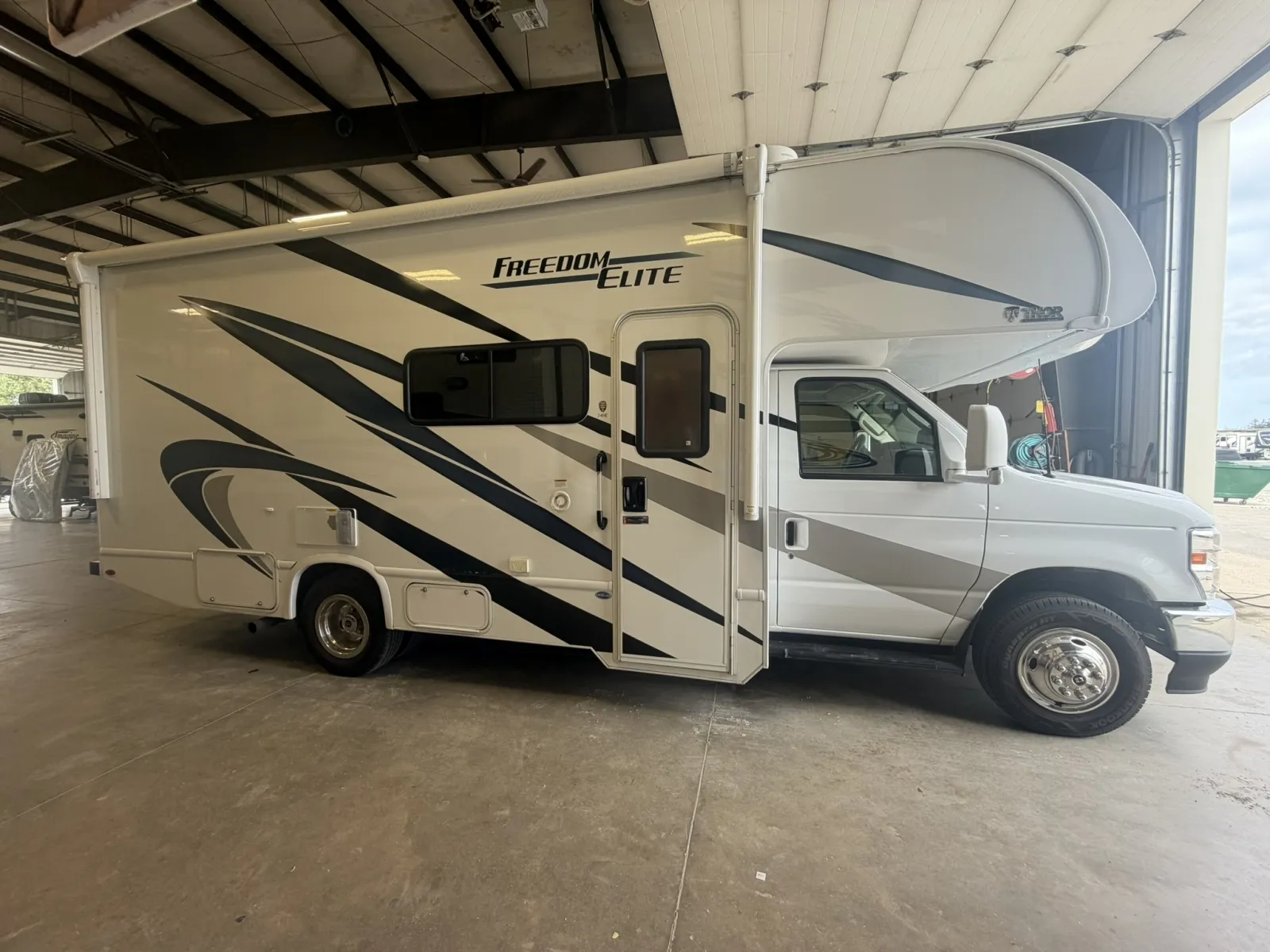 2024 Thor Motor Coach Freedom Elite 24HE - Photo 3