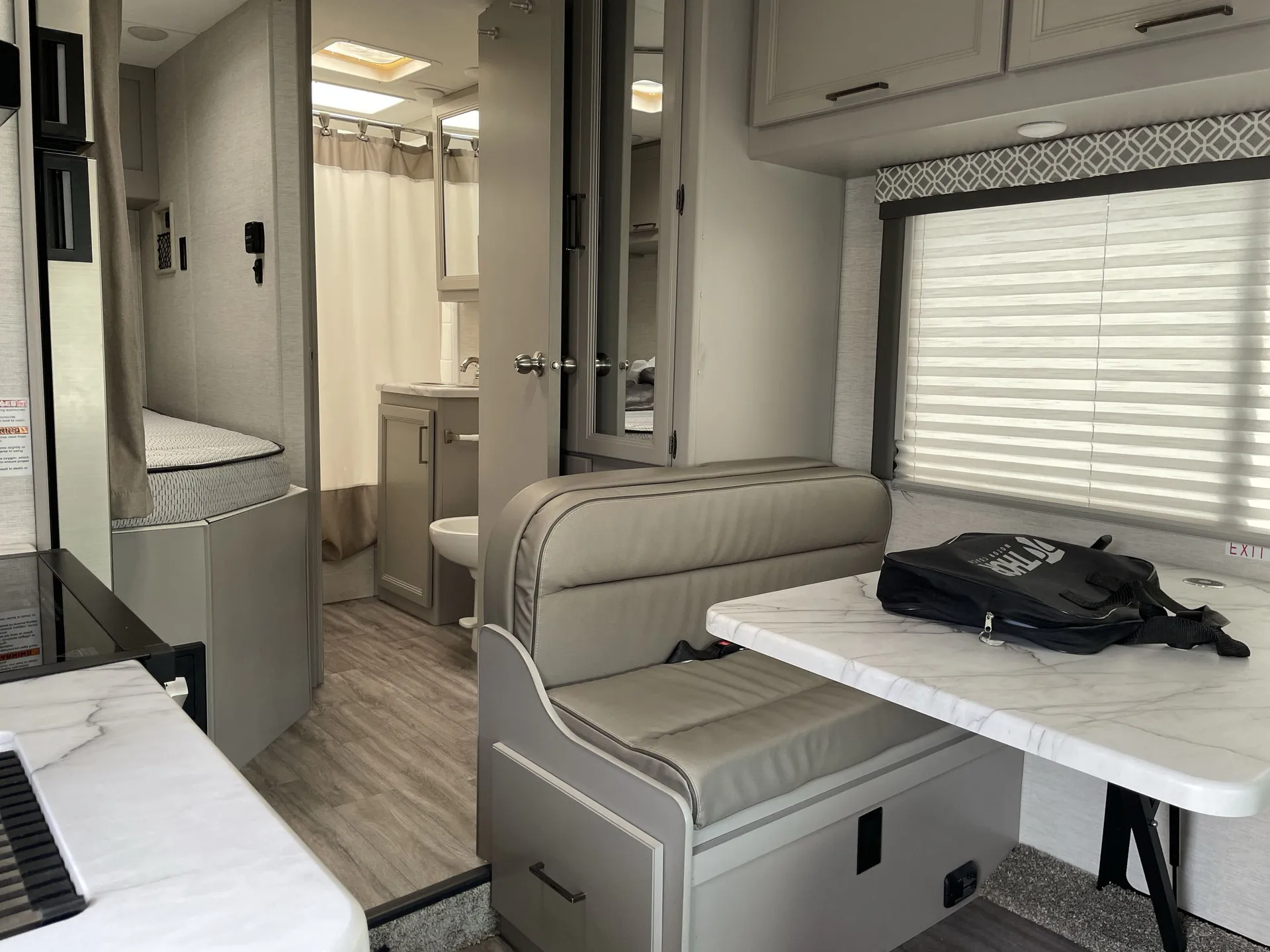 2024 Thor Motor Coach Coleman 22EQ - Photo 3