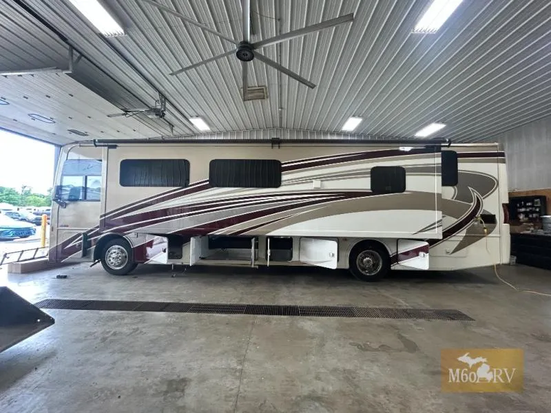 2016 Thor Motor Coach Palazzo Used    36.1 - Main photo