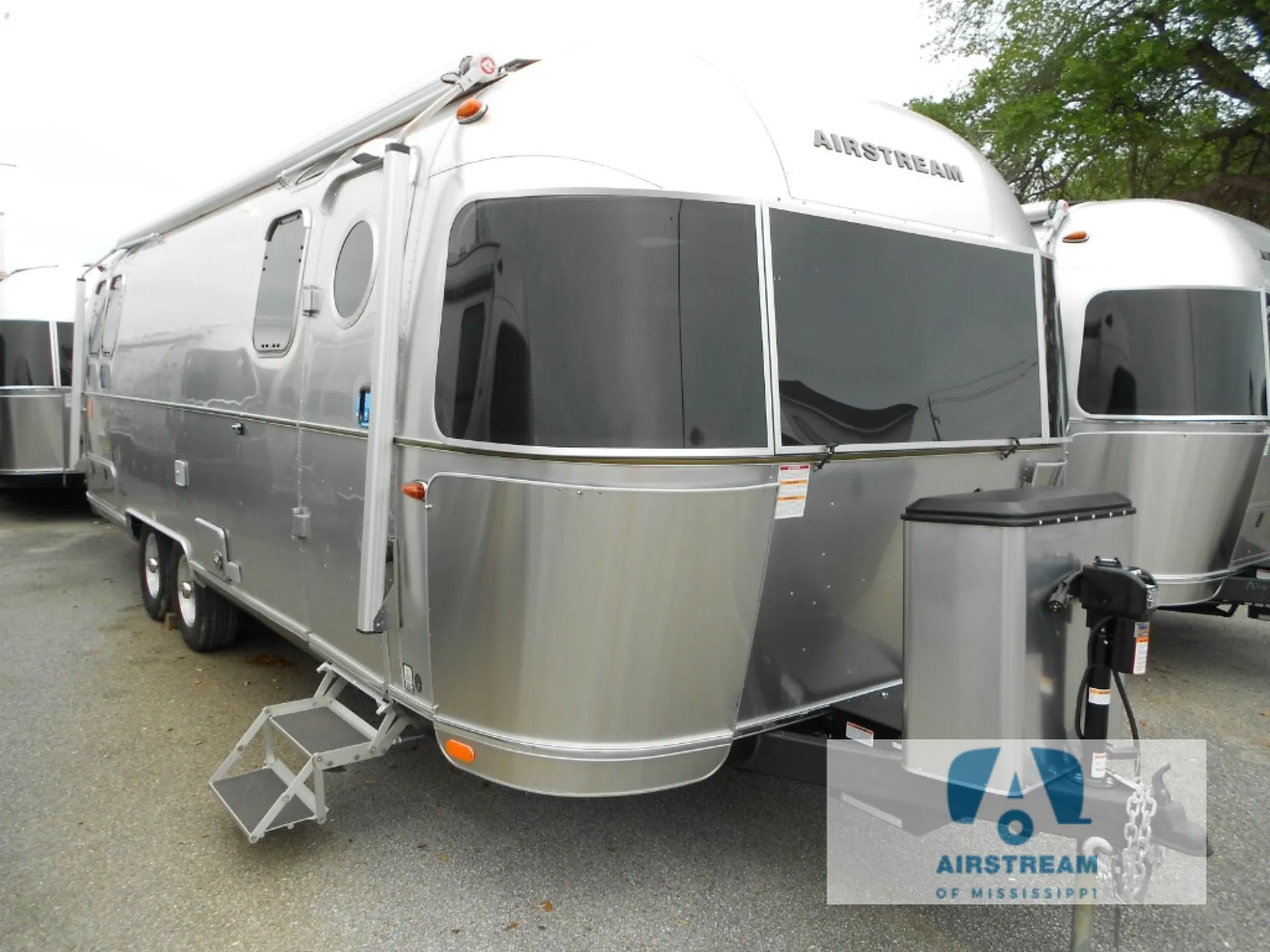 2026 Airstream Frank Lloyd Wright 28RB - Photo 2