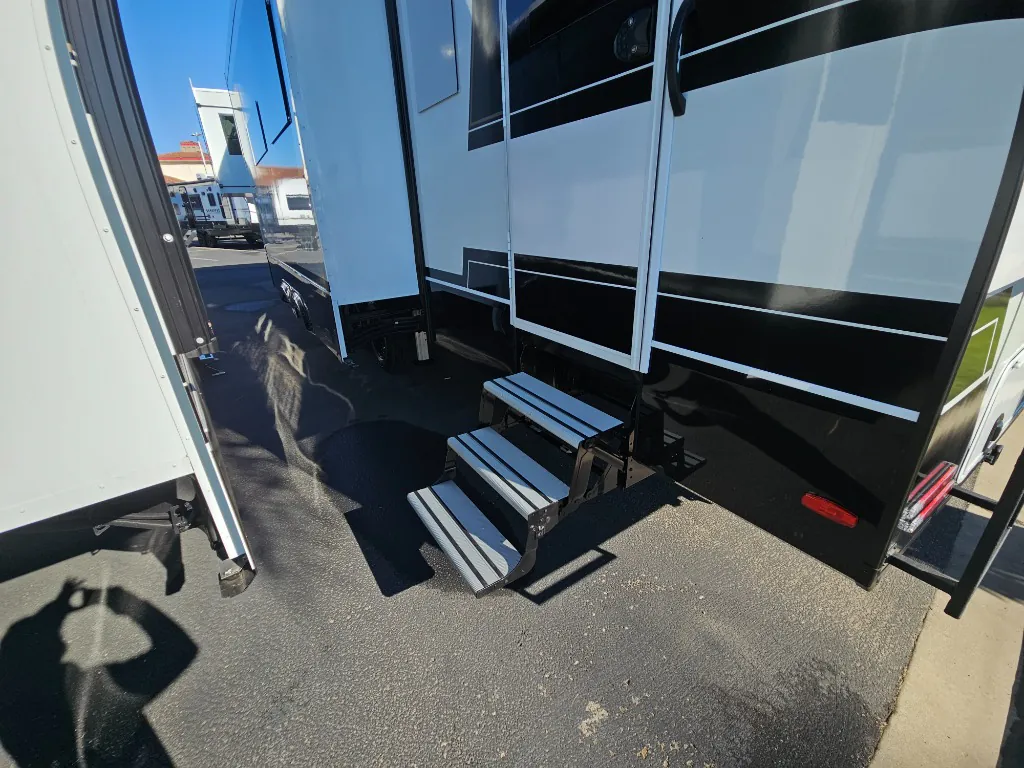 2026 Brinkley Model Z 3515, Photos photo 22