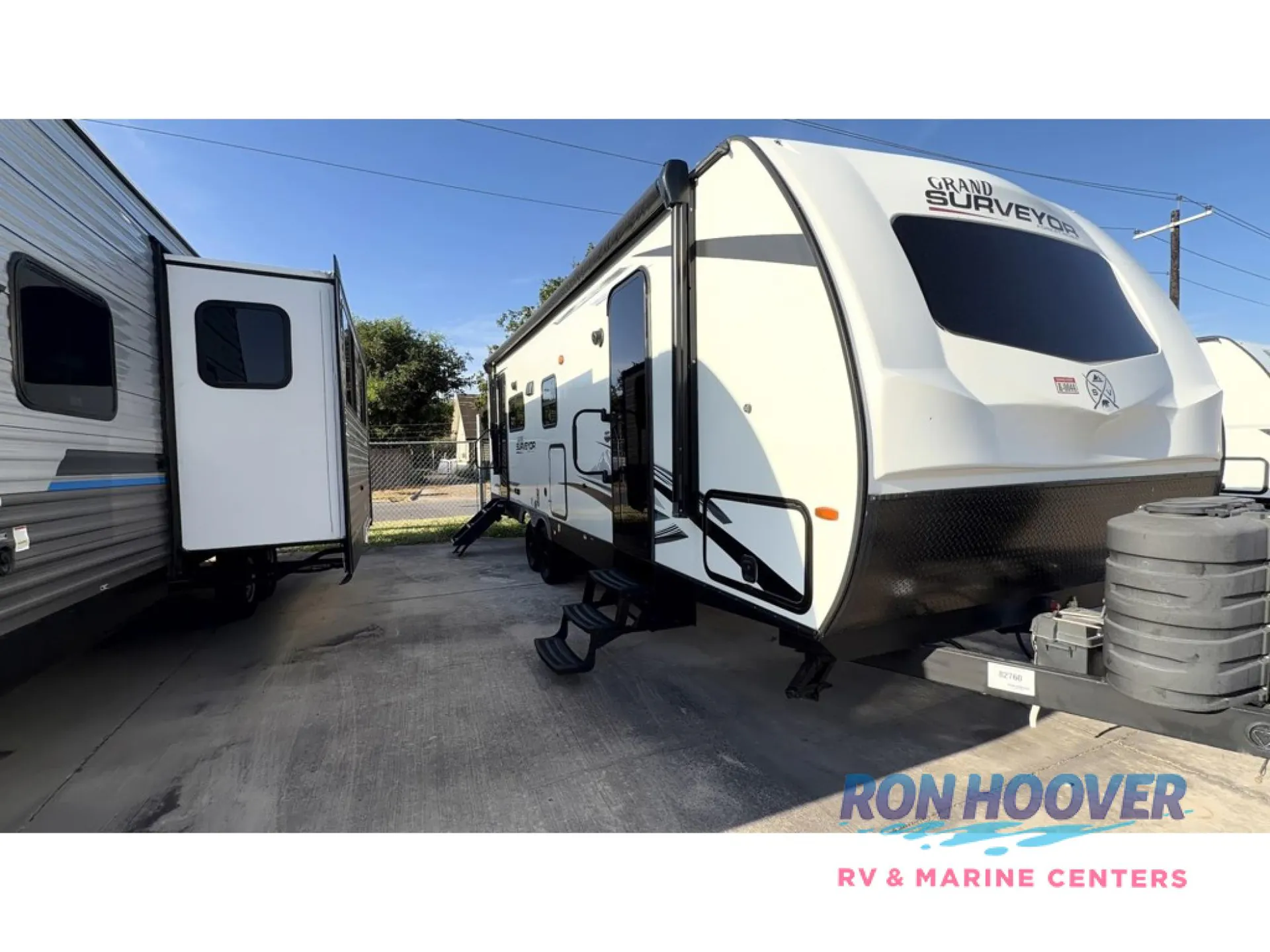 2023 Forest River Grand Surveyor 253RLS - Photo 4