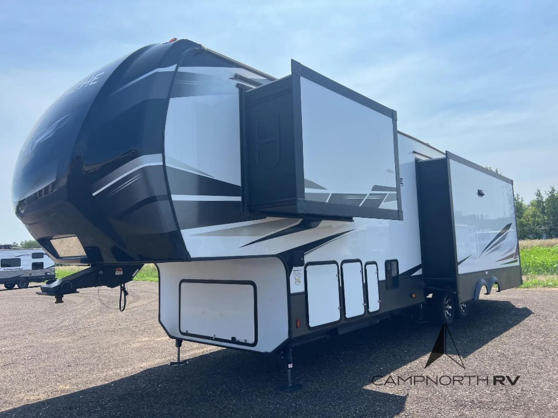 2021 Keystone Avalanche 322RL - Photo 4