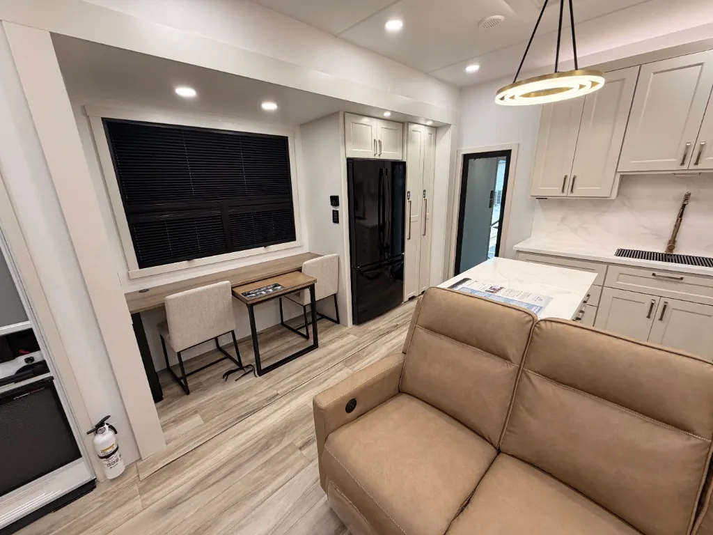2027 Brinkley Model G 3970, Photos photo 18