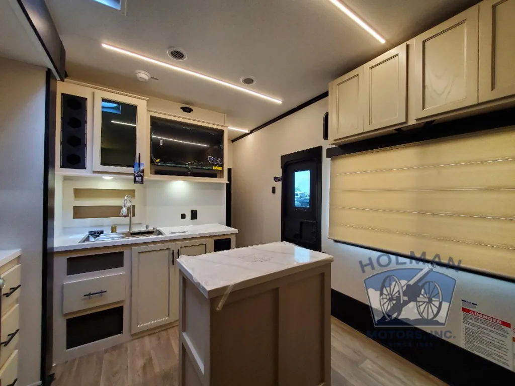 2027 Forest River Vengeance Rogue Armored 26L140, Photos photo 31