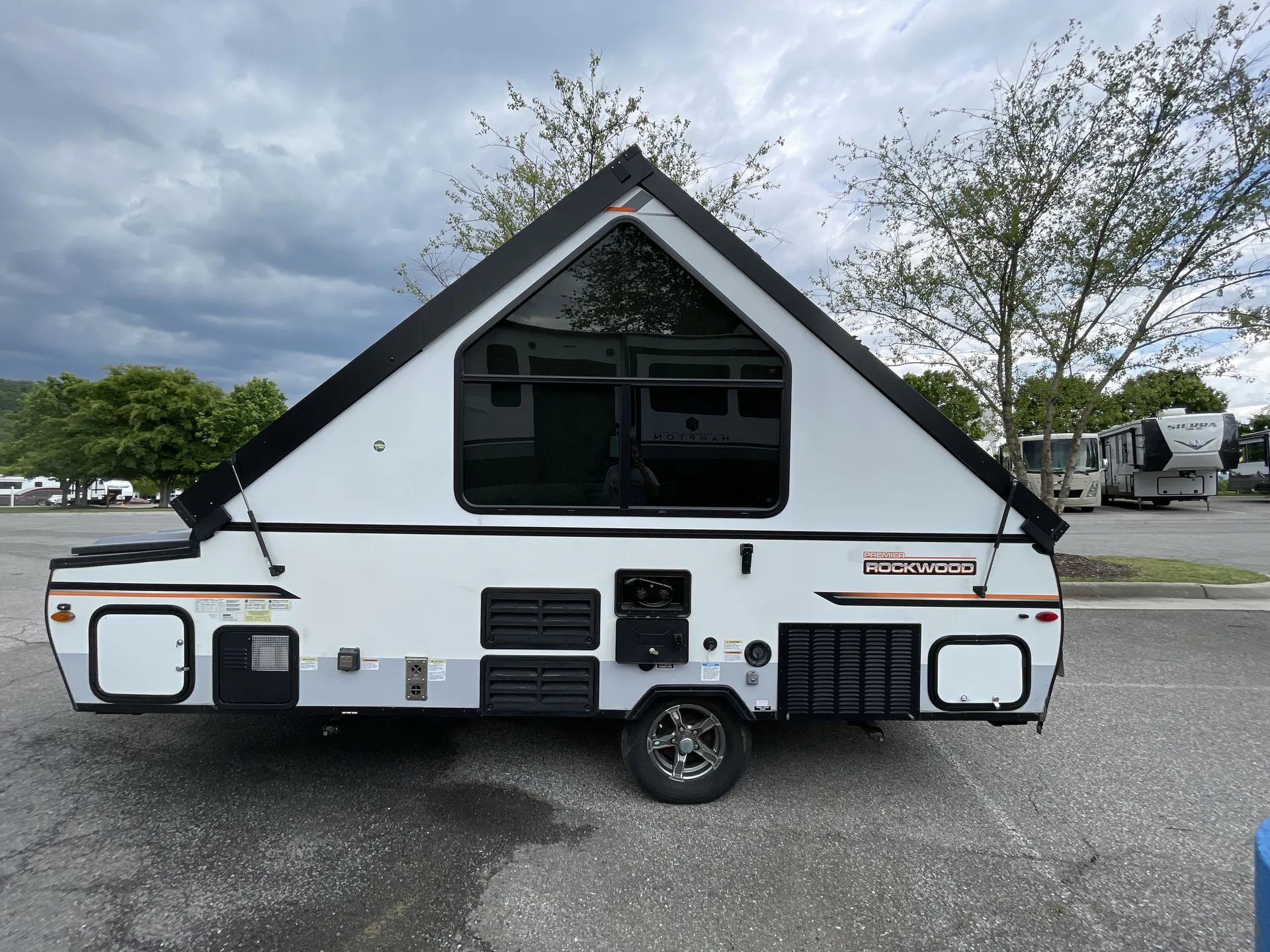 2022 Forest River Rockwood Hard Side A122S — off campside