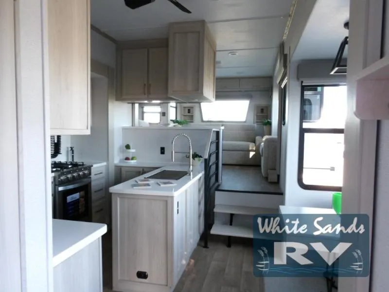 2026 Palomino Columbus 389FLH - Photo 3