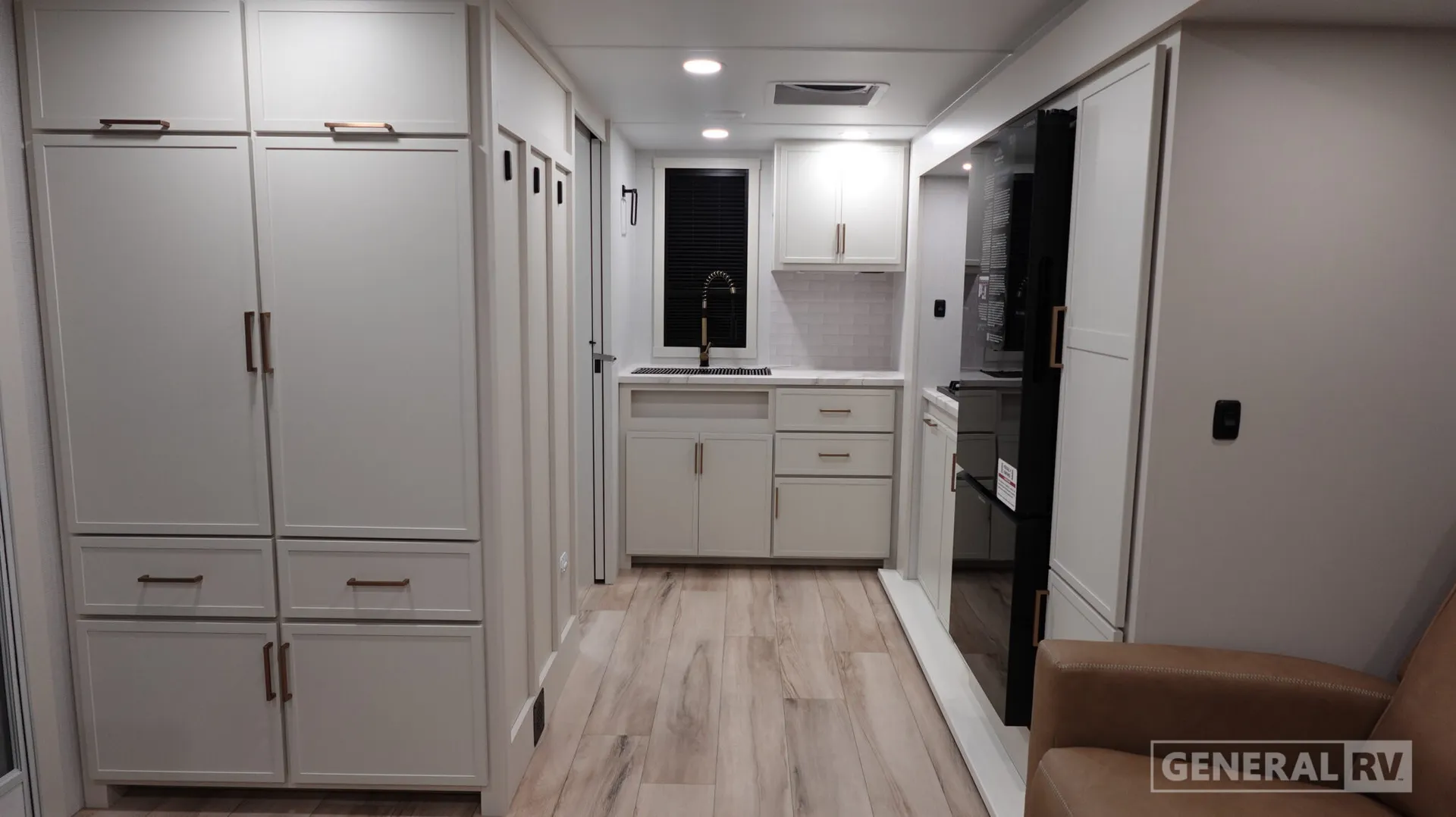 2026 Brinkley Model Ix 23X - Photo 3