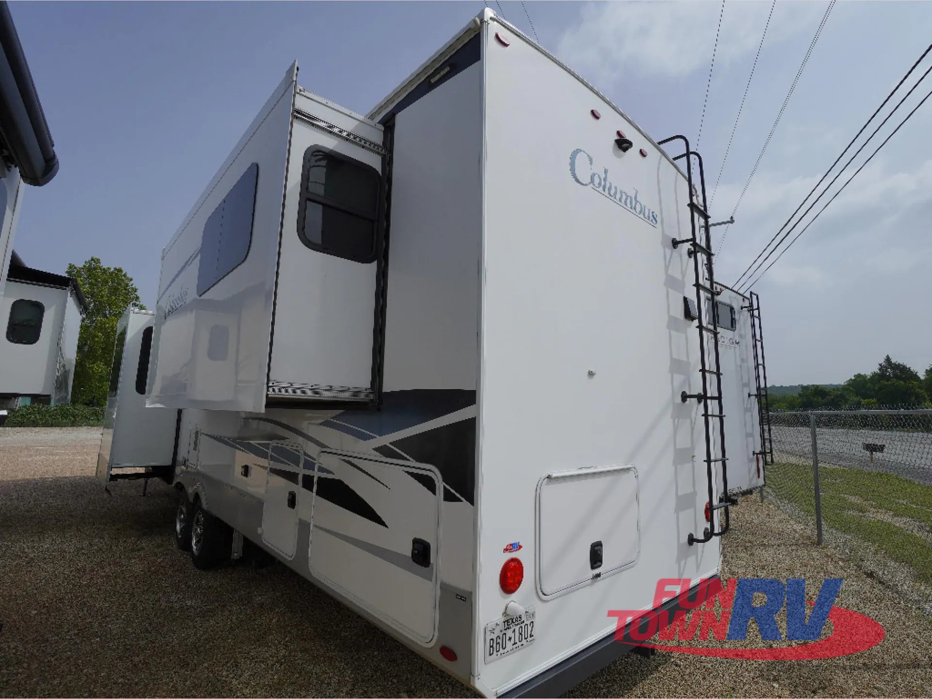 2022 Palomino Columbus 388FK - Photo 4