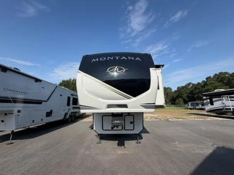 2025 Keystone Montana 3915TB - Photo 3