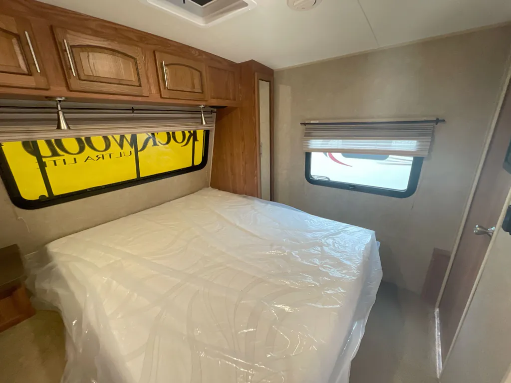 2016 Forest River Rockwood Ultra Lite 2904WS, Photos photo 15
