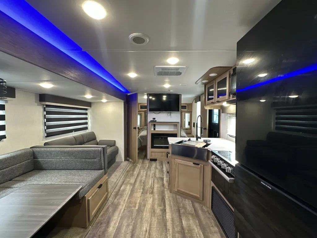 2024 Forest River Alpha Wolf 26DBH, Photos photo 8
