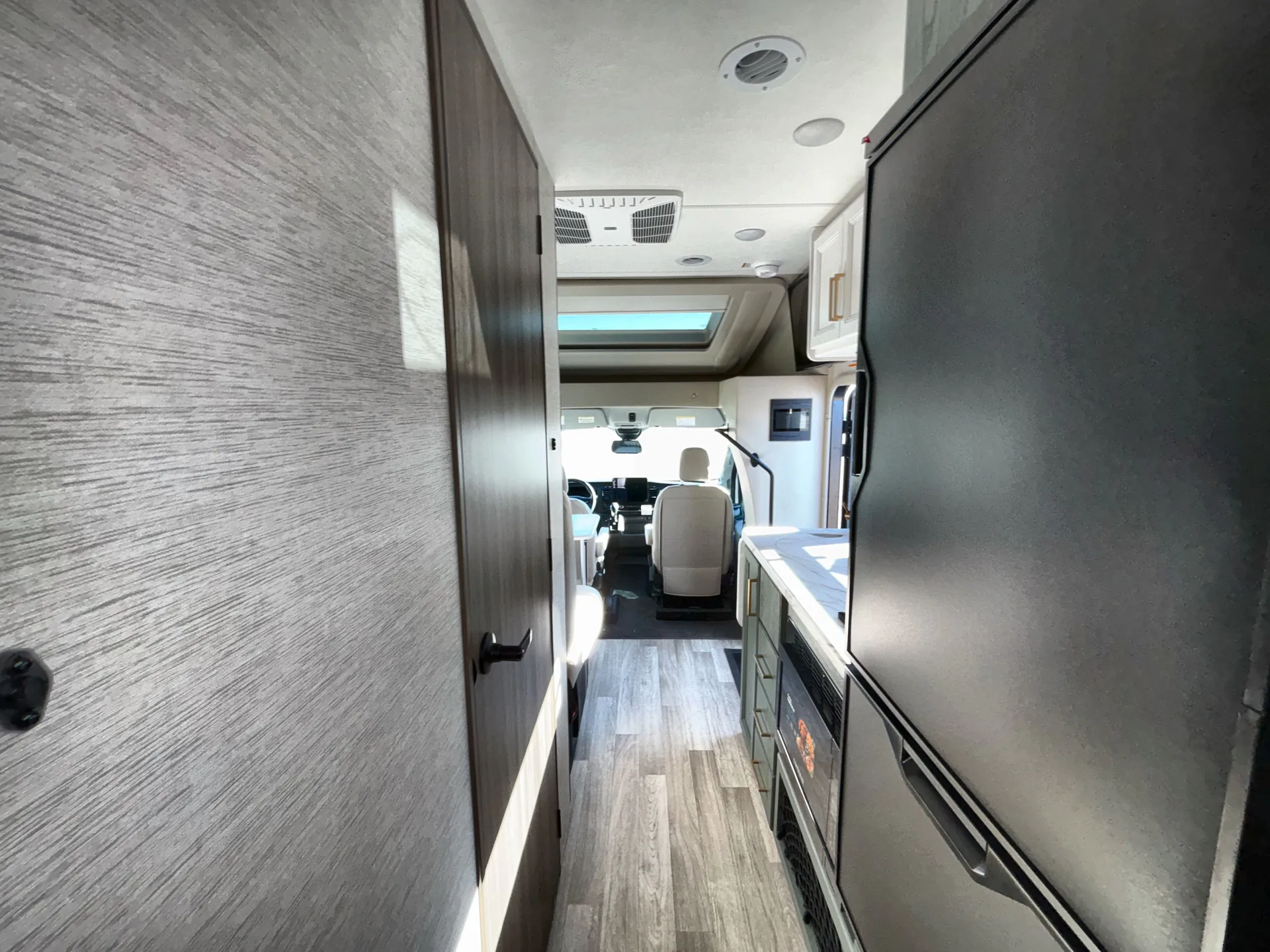 2025 Thor Motor Coach Eddie Bauer 22ET — living area main