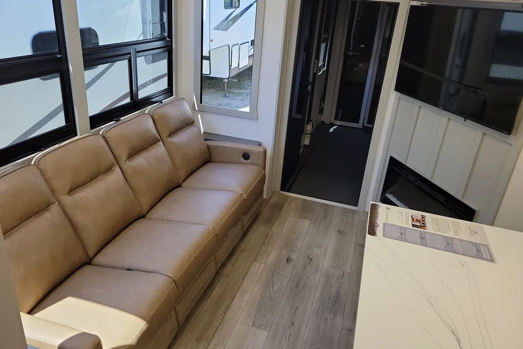 2025 Brinkley Model G 3500, Photos photo 15