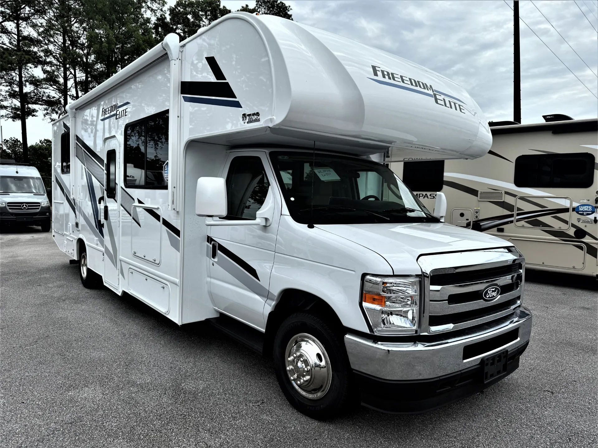 2026 Thor Motor Coach Freedom Elite 28HE - Photo 2