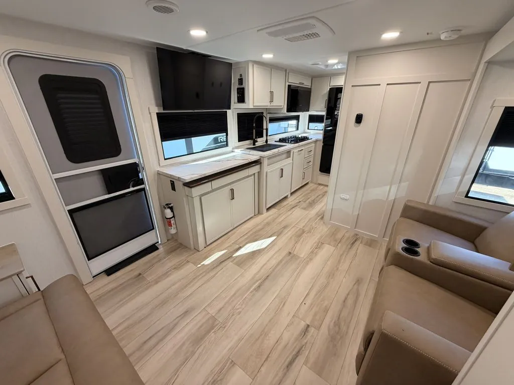 2026 Brinkley Model Ix 20X, Photos photo 14