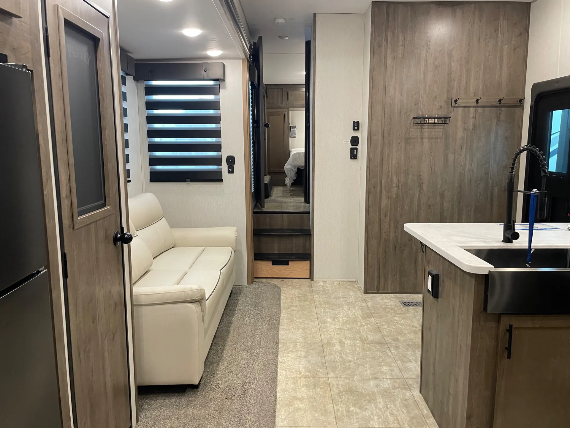 2023 Forest River Rogue 327SUT - Photo 4