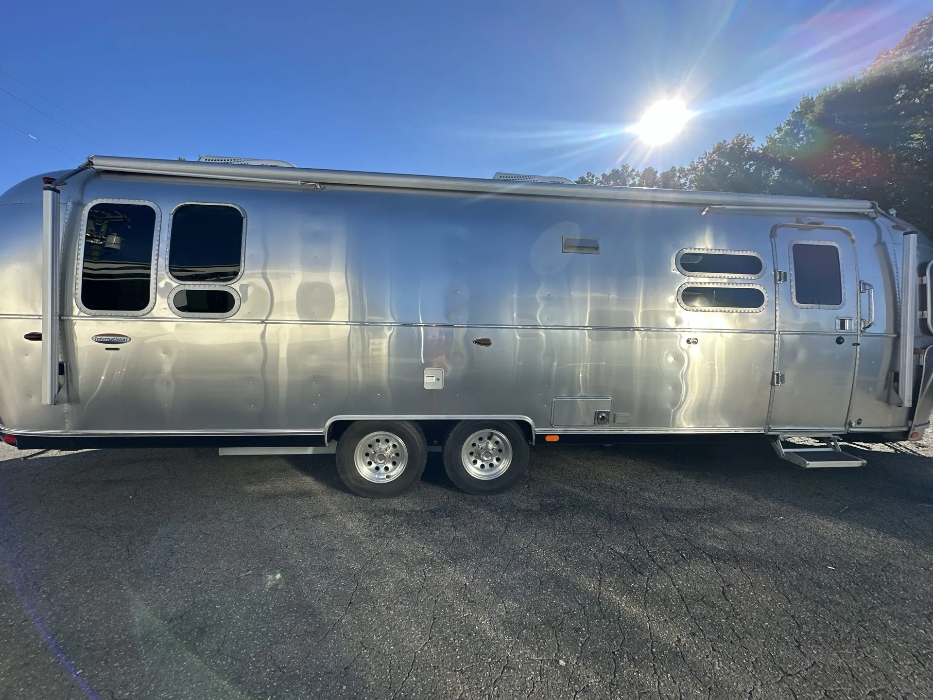 2019 Airstream International Serenity 30RB - Photo 3