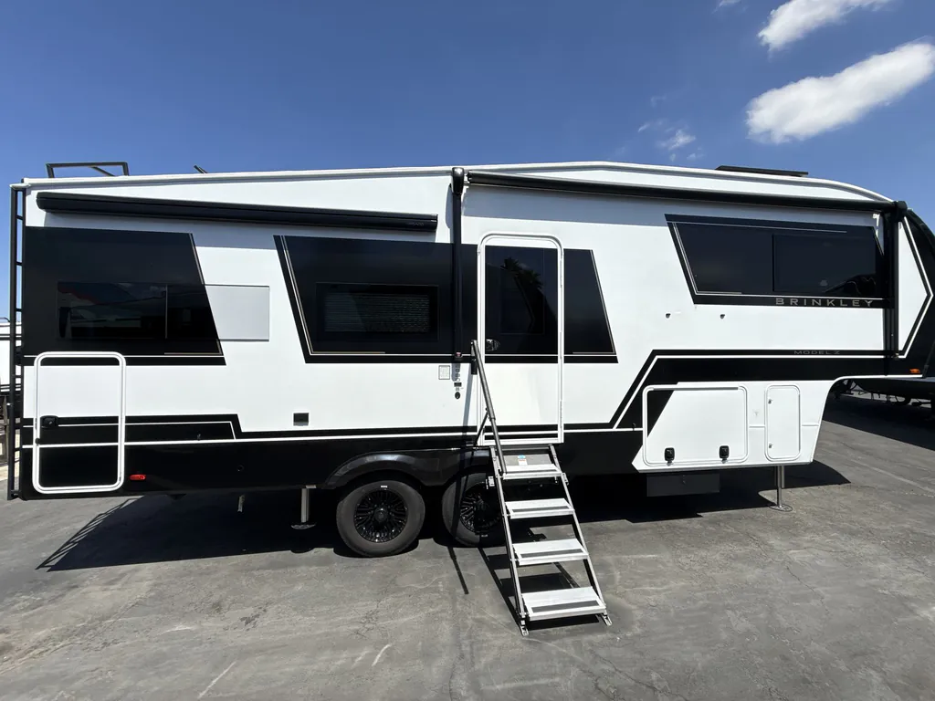 2027 Brinkley Model Z 2680, Photos photo 36