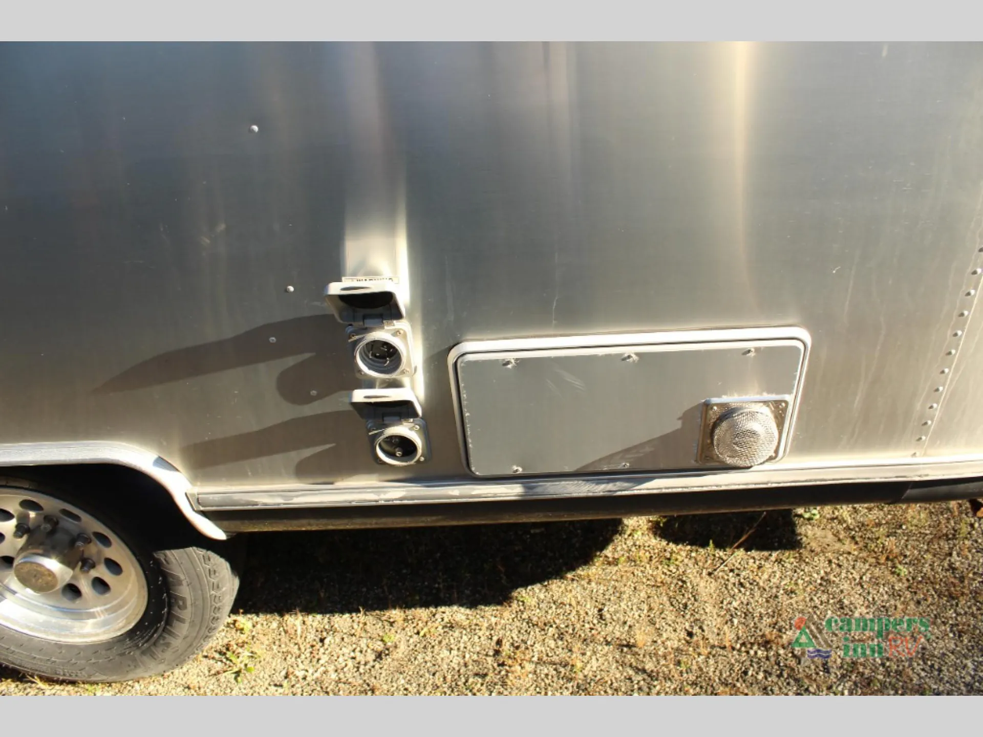 2016 Airstream International 25FB - Photo 4