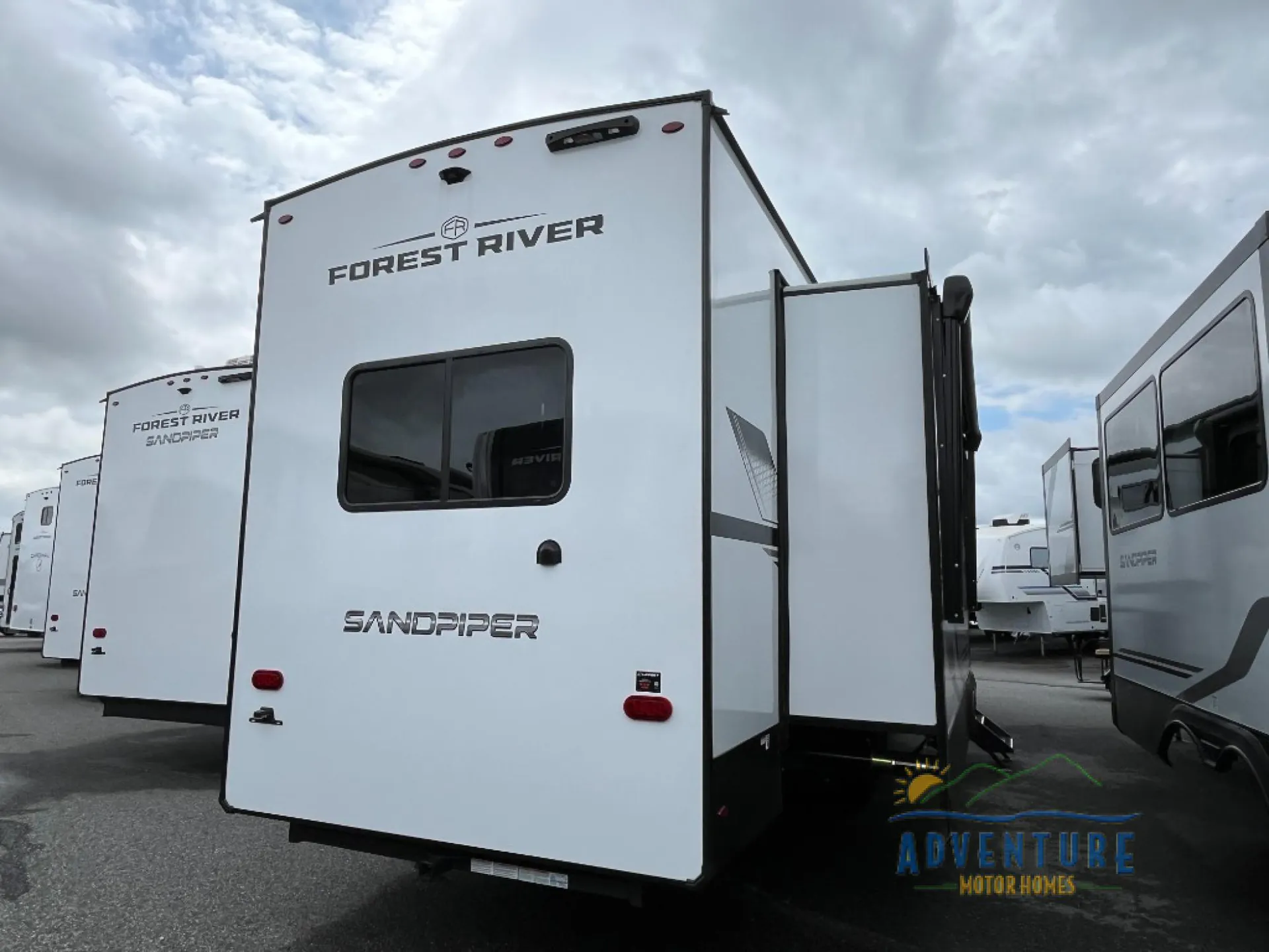 2026 Forest River Sandpiper 3800RK — Photo 5