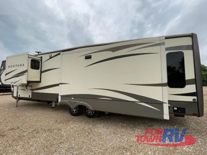2018 Keystone RV Montana Legacy 3921FB - Photo 3