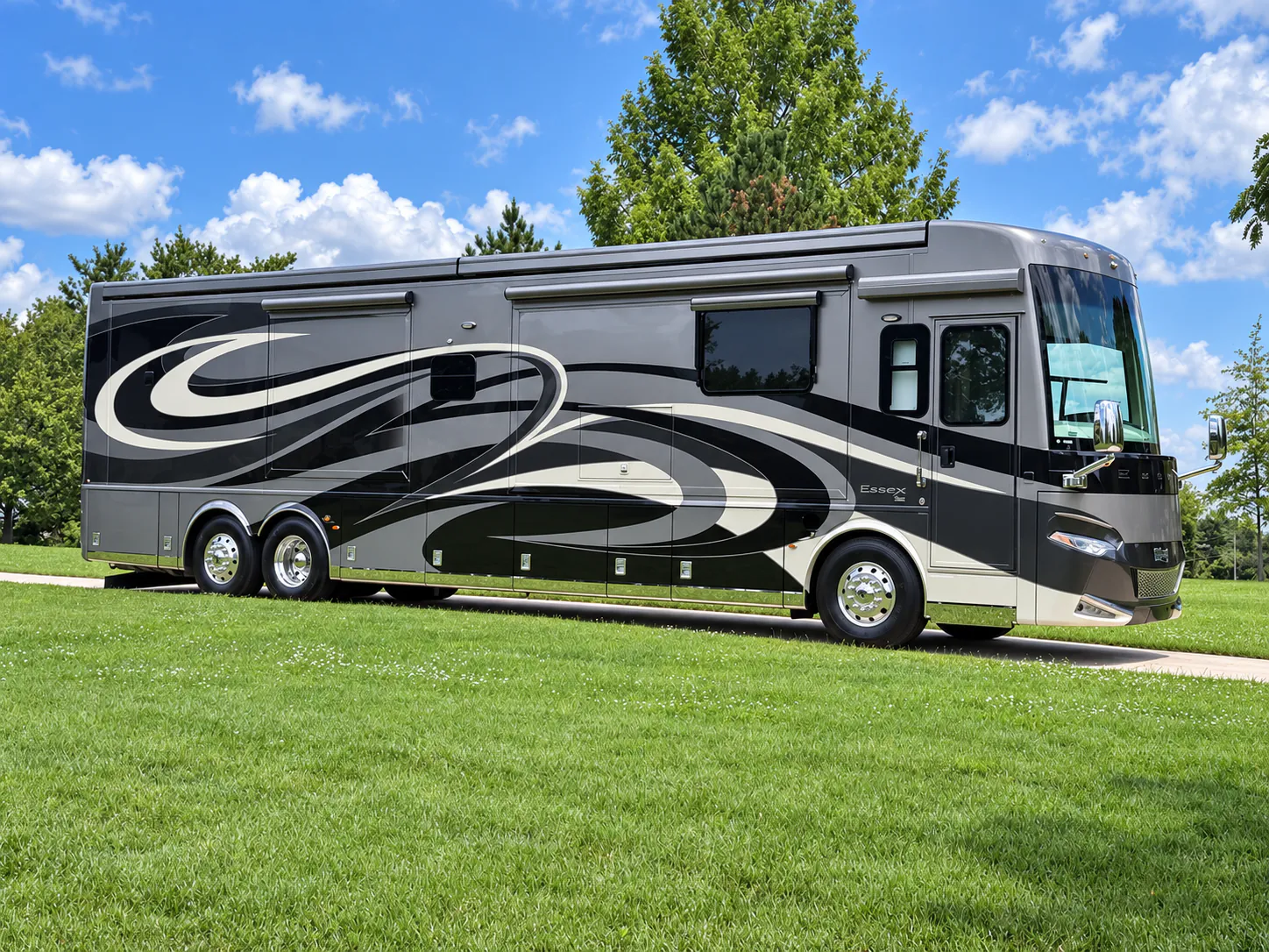 2019 Newmar Essex 4543 - Photo 3