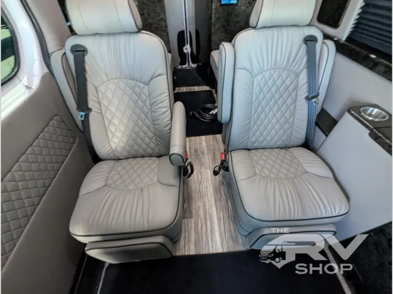 2022 Midwest Automotive Designs Luxe Cruiser D4 - Photo 3