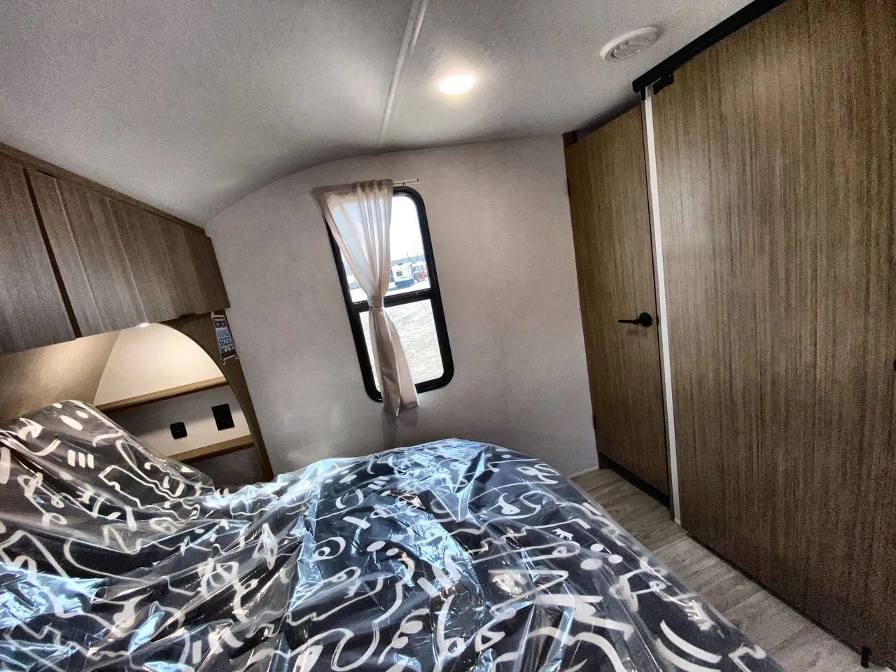 2026 Forest River Wildwood X-Lite 26ICE — Photo 5