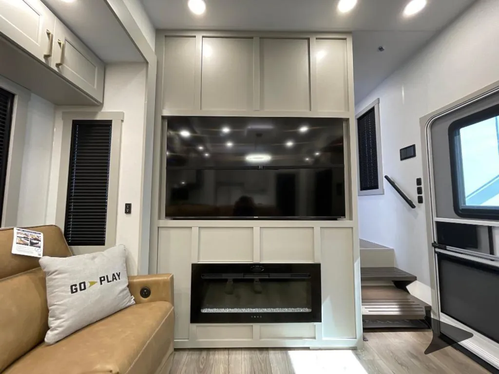 2027 Brinkley Model G 3970, Photos photo 23
