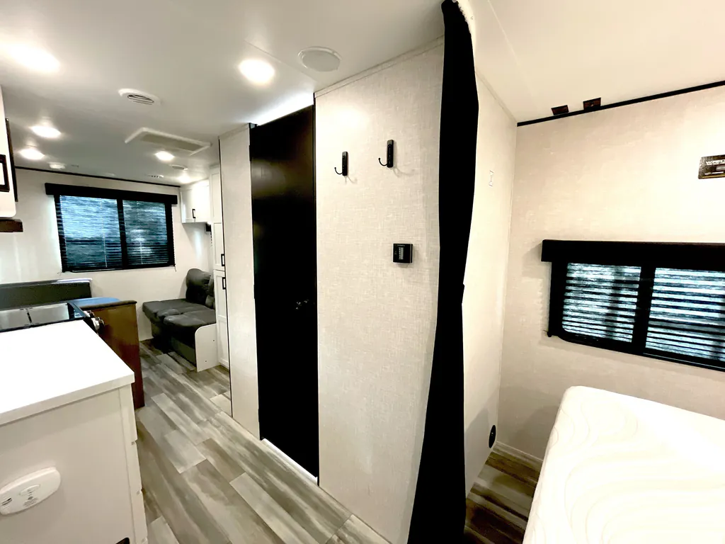 2025 Jayco Jay Flight SLX 210QB, Photos photo 2