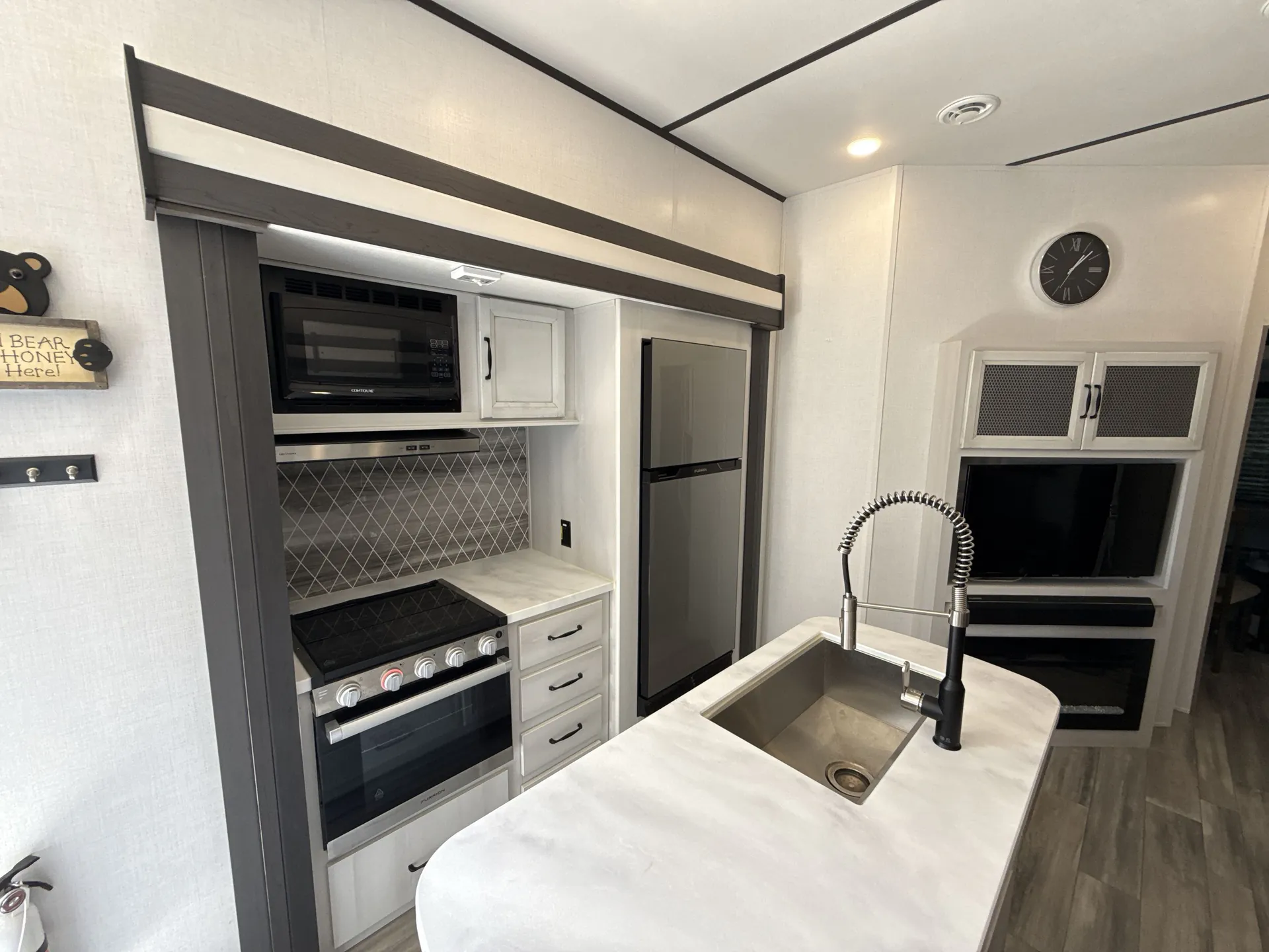2023 Keystone Sprinter 32BH — living area main