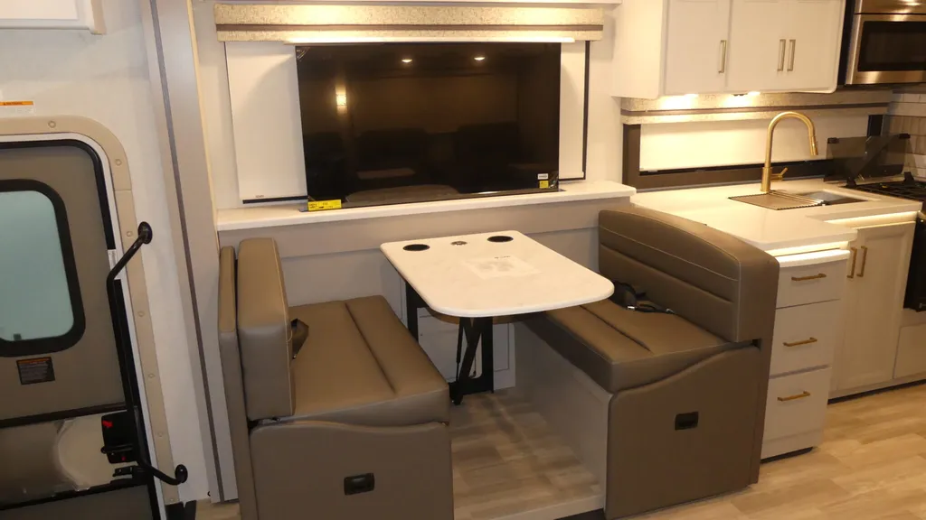 2026 Thor Motor Coach Windsport 36H, Photos photo 14