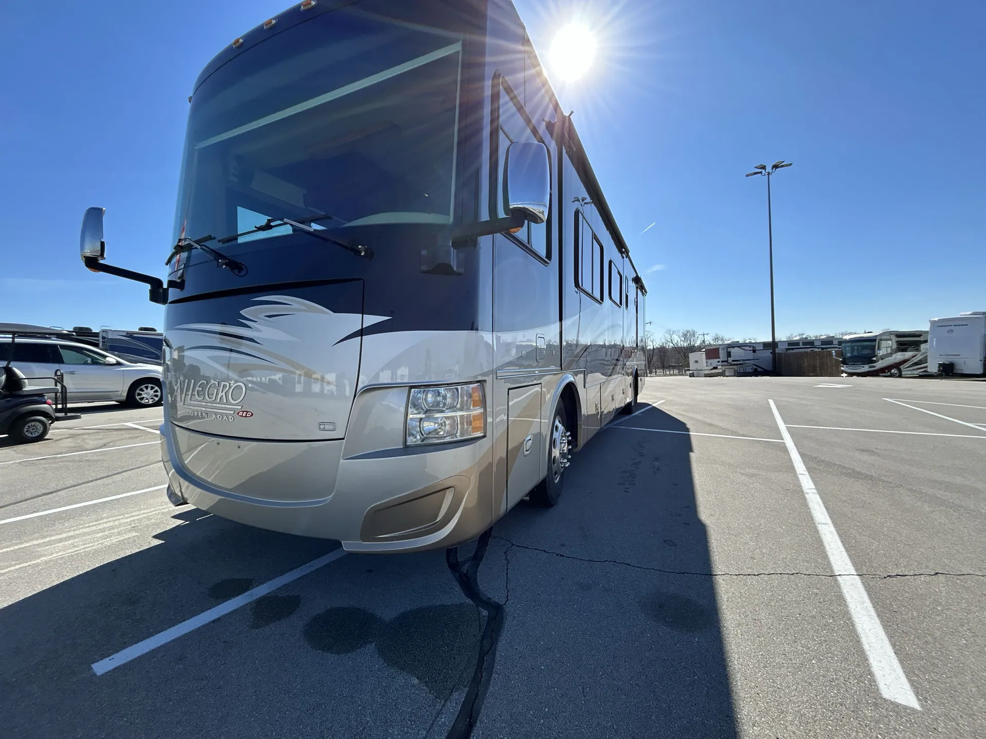 2014 Tiffin Allegro Red 38 QBA — living area main