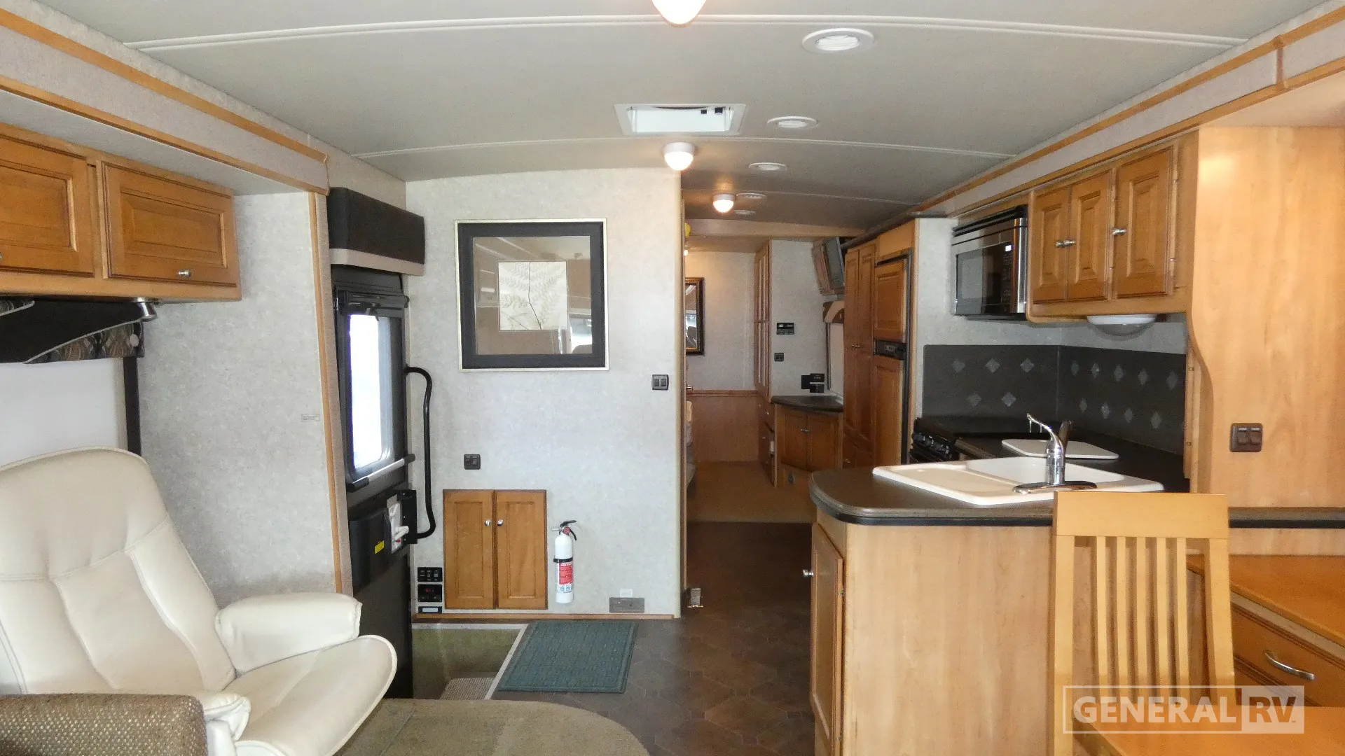 2011 Itasca Sunova 33C - Photo 3