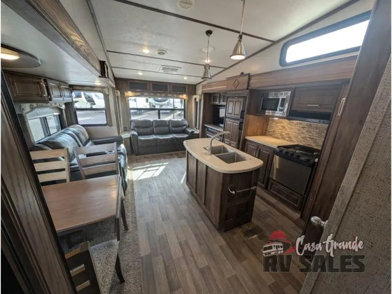 2018 Keystone RV Cougar 359MBI - Photo 4