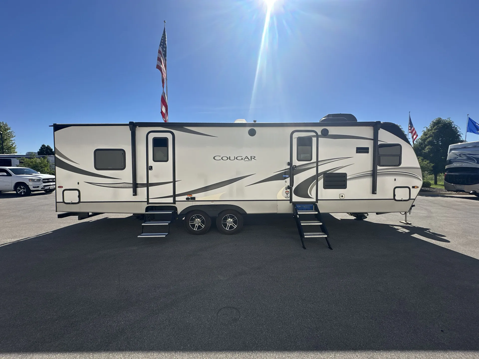 2021 Keystone Cougar Half-Ton 29FKD — living area main