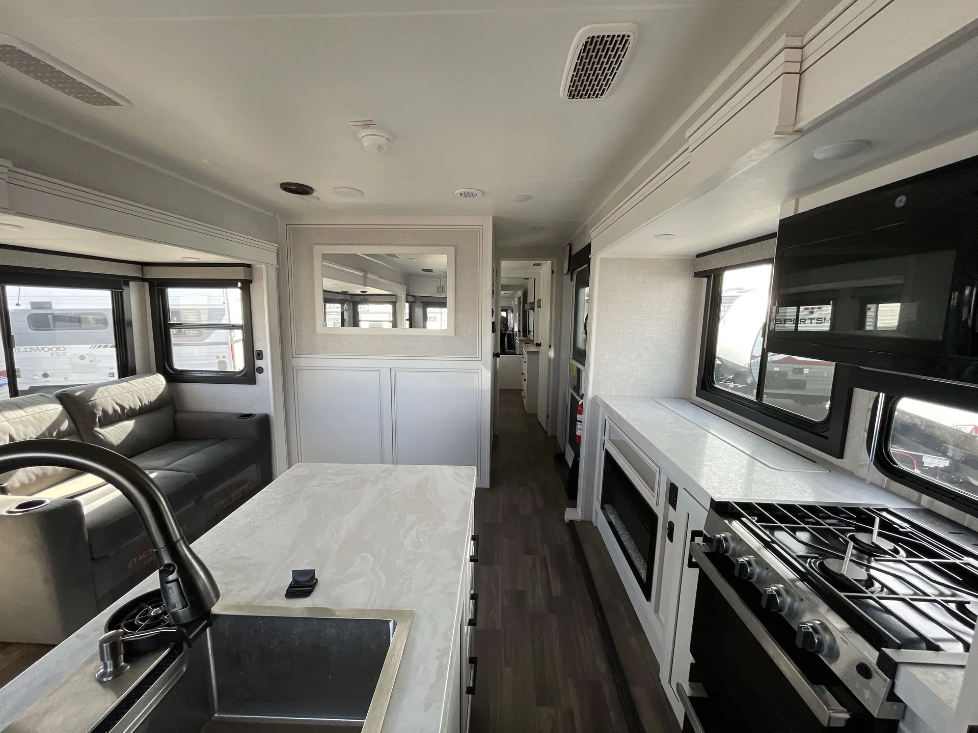 2025 Jayco Eagle HT 320MKTS — living area main
