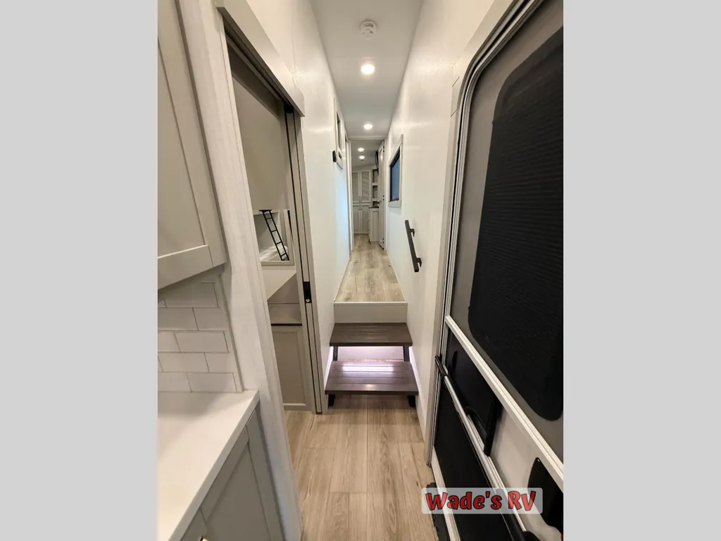 2025 Brinkley Model Z 3610, Photos photo 38