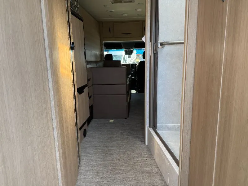 2025 Chinook RV Summit EB - Photo 4