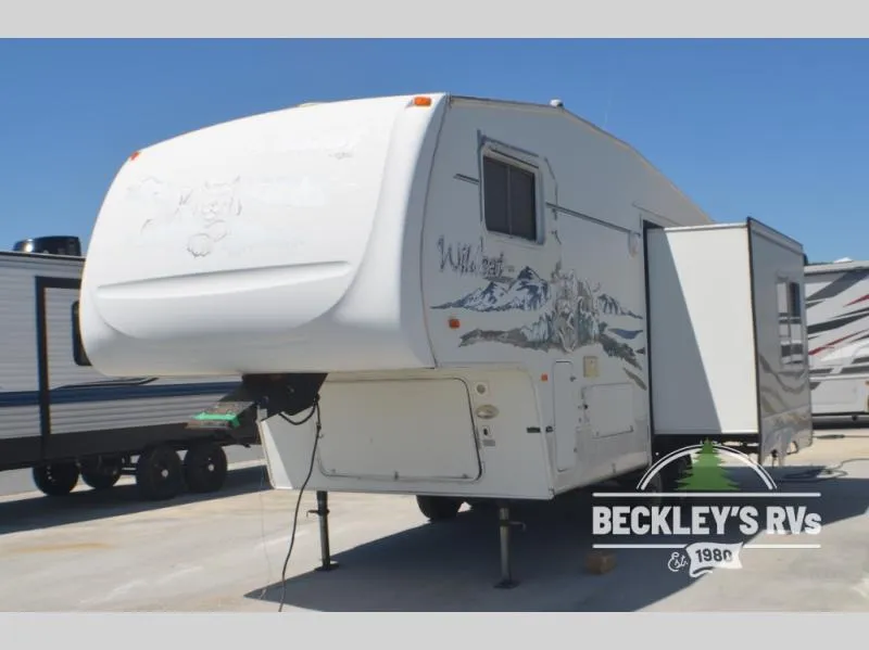 2005 Forest River RV Wildcat 25RL - Main photo